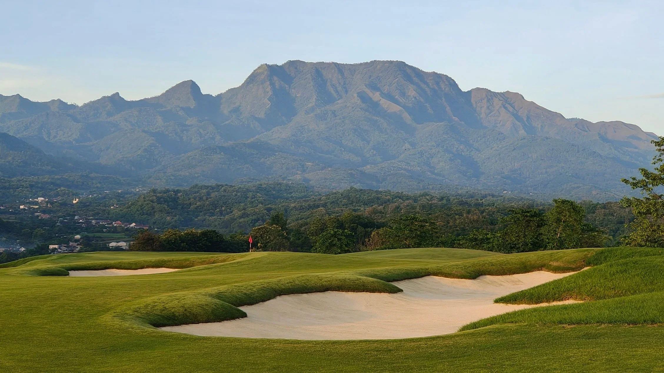 Dhoho Surya Golf Course