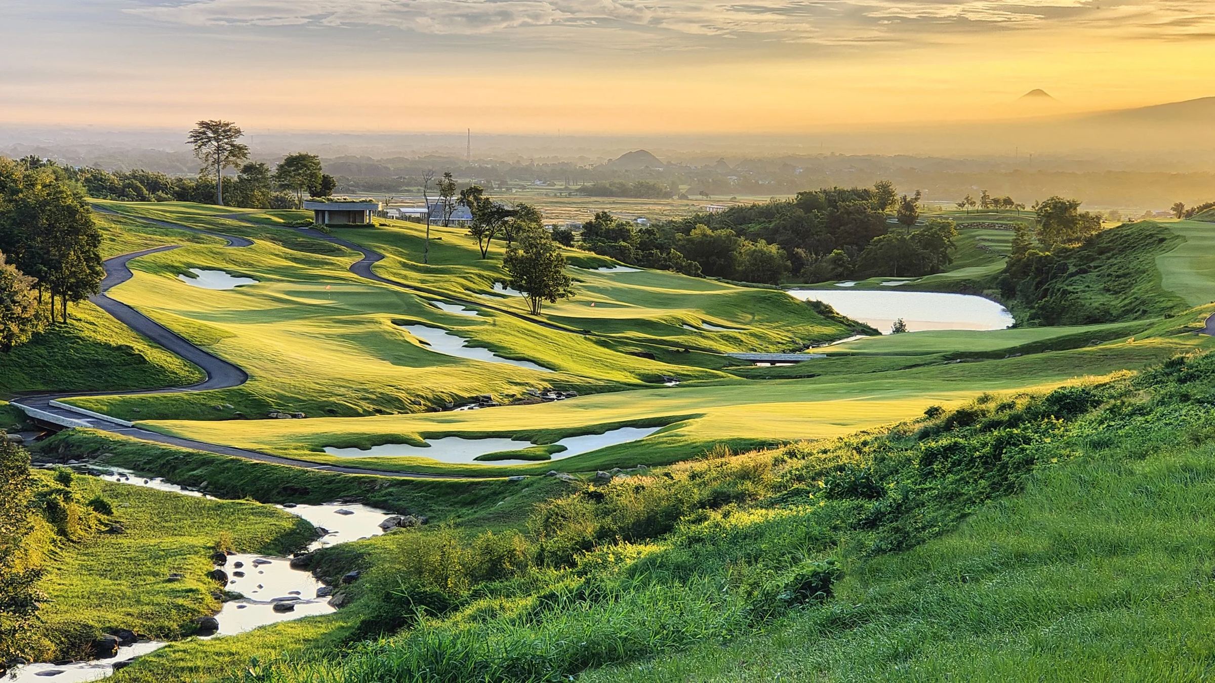Dhoho Surya Golf Course